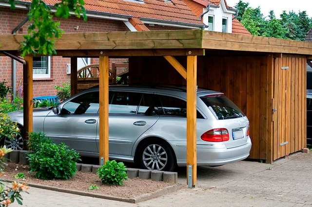 Carports gibt es in vielen Ausfhrungen und Gren (Symbolbild).  | Foto: Jens Schierenbeck