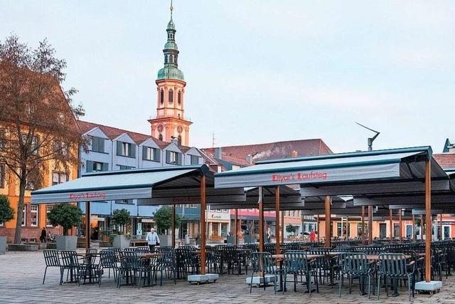 Stadt Offenburg erhebt Einspruch gegen Markisen auf dem Marktplatz