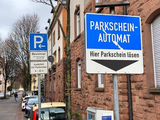 Ob Anwohnerausweis oder Parken: Ab 2023 wird beides teurer.  | Foto: Helmut Seller