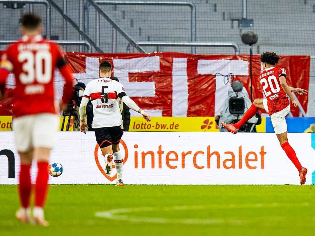 Der ergebnistechnische Schlusspunkt der Partie: Kevin Schade konnte eine Vorarbeit von Ermedin Demirovic mit einem satten Flachschuss zum 2:0-Endstand nutzen.