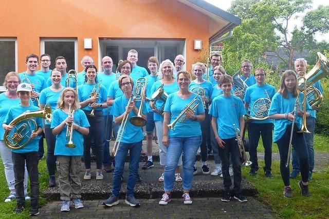 Zum 100. Geburtstag des Schwanauer Posaunenchors soll Großvaters Tuba wieder mitspielen
