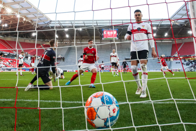 Freiburgs Kraftakt macht sich beim 2:0-Erfolg gegen Stuttgart bezahlt