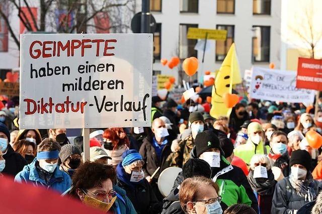 Corona-Proteste in Freiburg: Wenn beide Seiten 