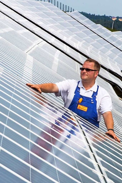 Neubauten müssen künftig mit einer Photovoltaikanlage bestückt werden.  | Foto: Michael Reichel