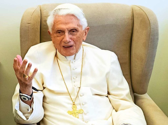 Der emeritierte Papst Benedikt XVI. im Jahr 2018  | Foto: Daniel Karmann (dpa)