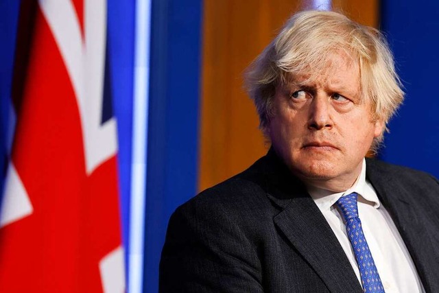 Boris Johnson steht weiter unter Druck.  | Foto: Tolga Akmen (dpa)