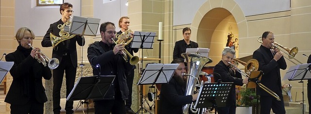 Mit strahlendem Klang erfllten die Bl...Reihe die Lrracher Bonifatiuskirche.   | Foto: Roswitha Frey