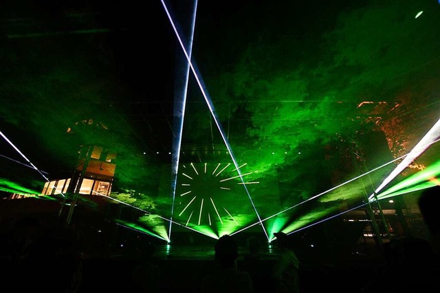 Der Stadtmarketingverein Pro Bad Scki...2022/23 mit einer Lasershow zu feiern.  | Foto: Thomas Kunz