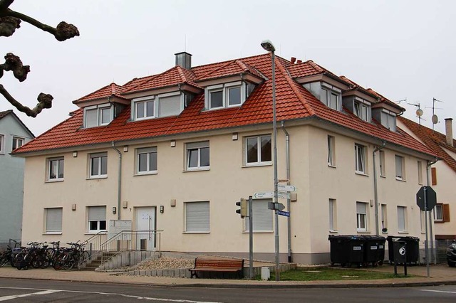 Dieses Mehrfamilienhaus baute die Stad...mendingen. Es ist aktuell voll belegt.  | Foto: Ruth Seitz