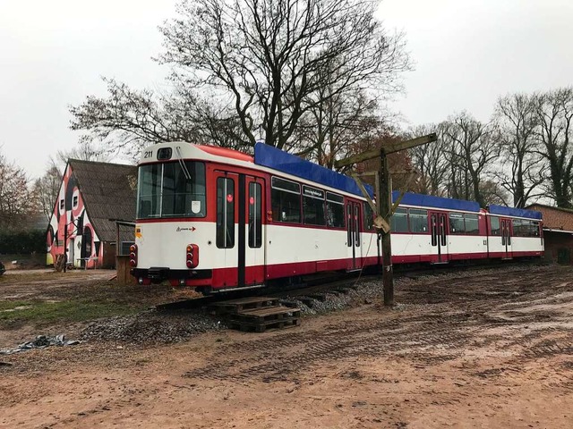 Eine alte  Freiburger Straenbahn  hat...bei Bremen eine neue Heimat  gefunden.  | Foto: Annika Vogelbacher