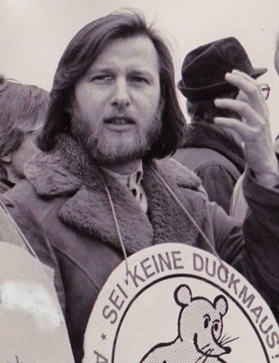 Werner Engelmann  bei einer Demo gegen Berufsverbote in den 1970er-Jahren.  | Foto: privat