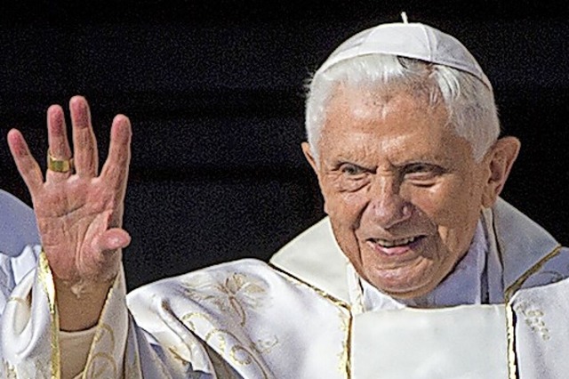 Der emeritierte Papst Benedikt XVI  | Foto: Andrew Medichini (dpa)