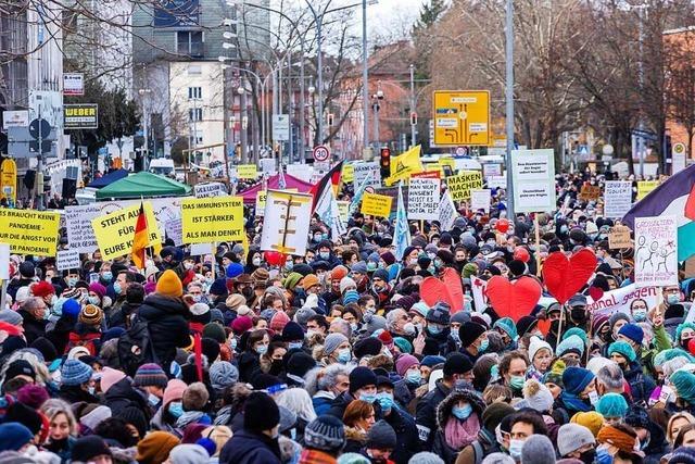 Innenminister besorgt ber Radikalisierung der Corona-Proteste