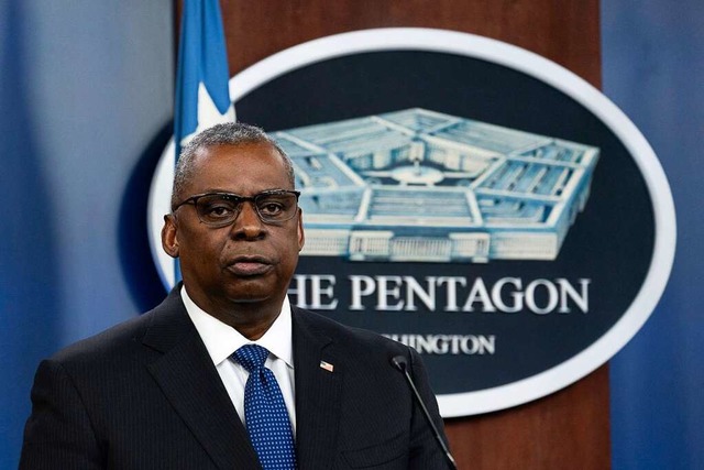 Lloyd Austin, Verteidigungsminister de...end einer Pressekonferenz im Pentagon.  | Foto: Alex Brandon (dpa)