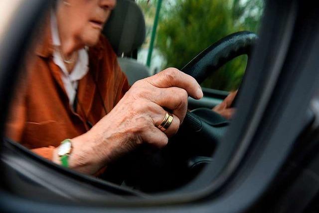 Fast 200 Senioren tauschen Führerschein gegen Gratis-Fahrkarte