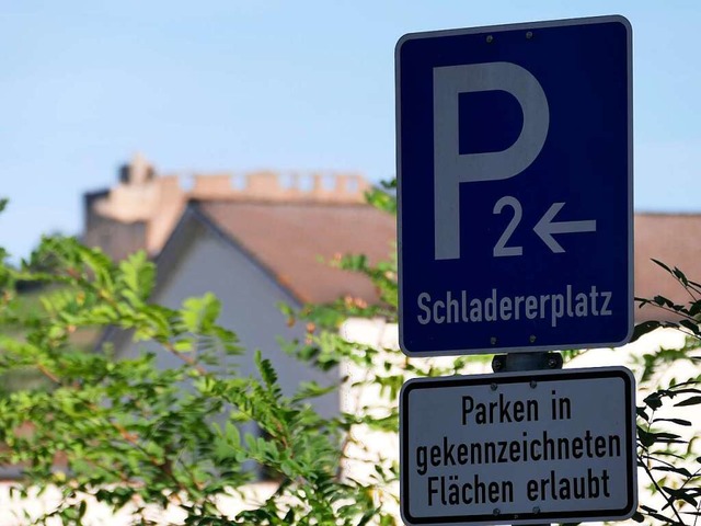 Noch dauert es, bis die Parkscheibenre... des Schladererplatzes umgesetzt wird.  | Foto: Hans-Peter Mller