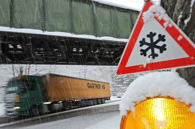 Auf Grund von starken Schneefllen blo...hn der B31 im Hllental. (Archivbild).  | Foto: Patrick Seeger