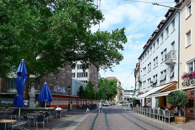 Polizei sucht nach Überfall in der Freiburger Innenstadt nach drei Männern