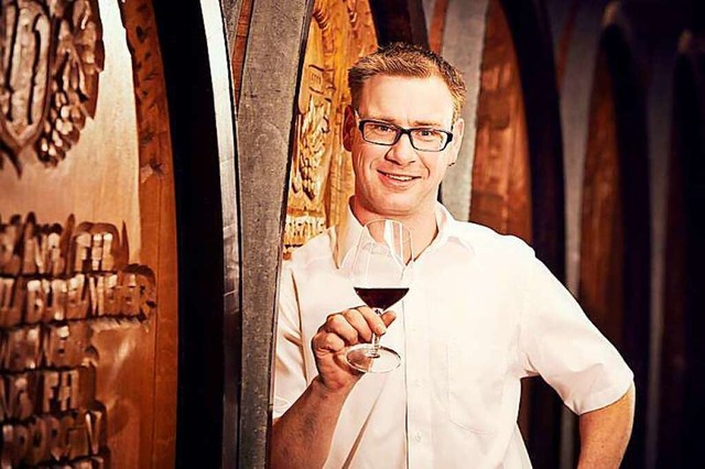 Jochen Glyckherr bei der Weinprobe im Weinkeller  | Foto: Privat
