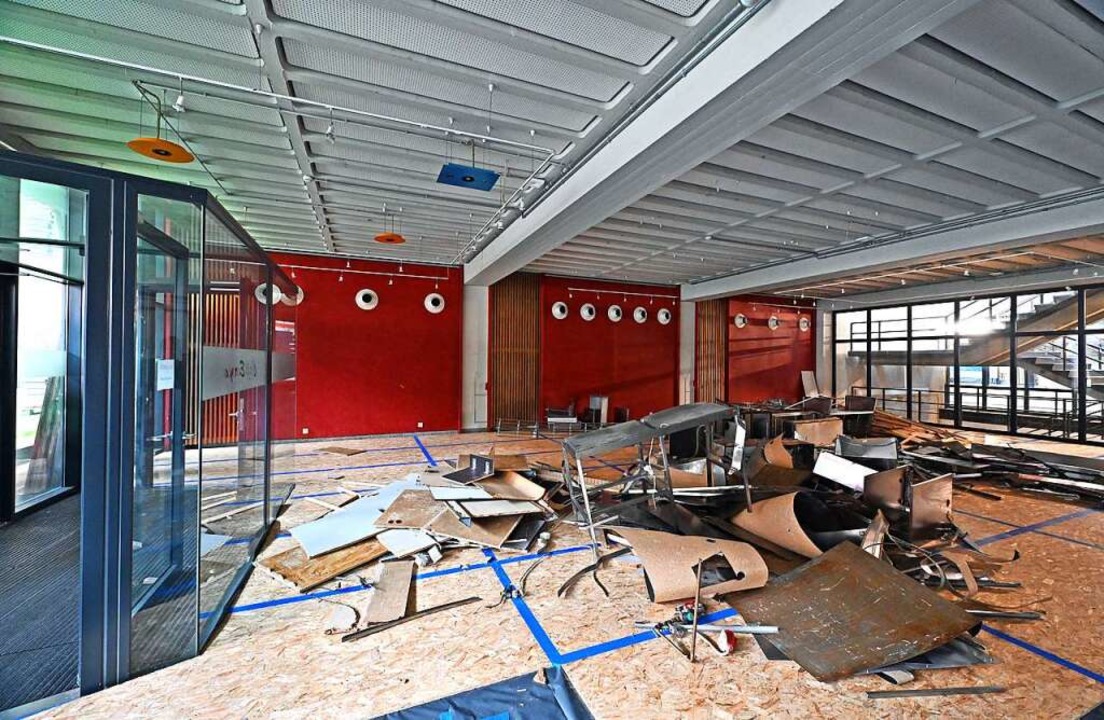 Im Erdgeschoss ist der Boden  mit Holz...leidet, um den Steinboden zu schtzen.  | Foto: Michael Bamberger