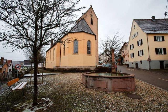 Nach Klärung von Eigentumsrechten: Kirchplatz in Feldberg kann saniert werden