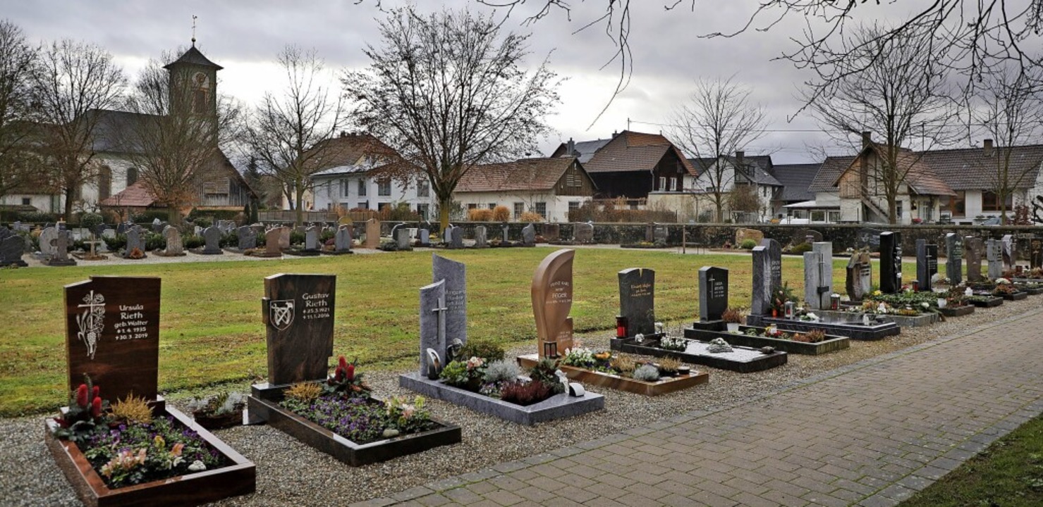 Auf den beiden Gemeindefriedhöfen (hie...Baumbestattungen für Urnen angeboten.   | Foto: Christoph Breithaupt