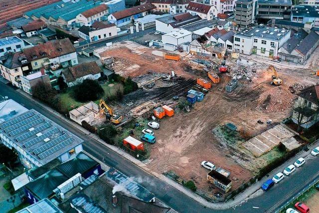 Abriss auf dem Raymond-Gelnde in Lrrach liegt im Zeitplan