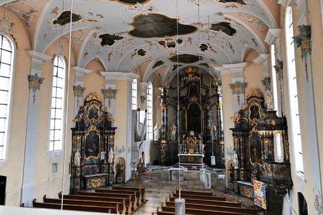 In der Herbolzheimer Kirche St. Alexiu...instag einen Paarsegnungsgottesdienst.  | Foto: Felix Lieschke