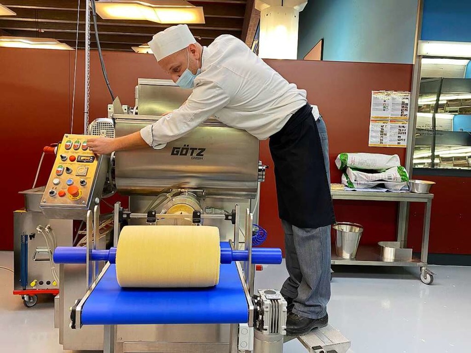 Alberto Caruso lässt der Lasagne ihren Lauf.  | Foto: Anika Maldacker