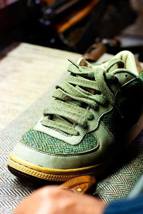 Auch Nike ist auf den Stoff aufmerksam geworden und verwendet ihn für Sneakers.  | Foto: Kristin Bethge