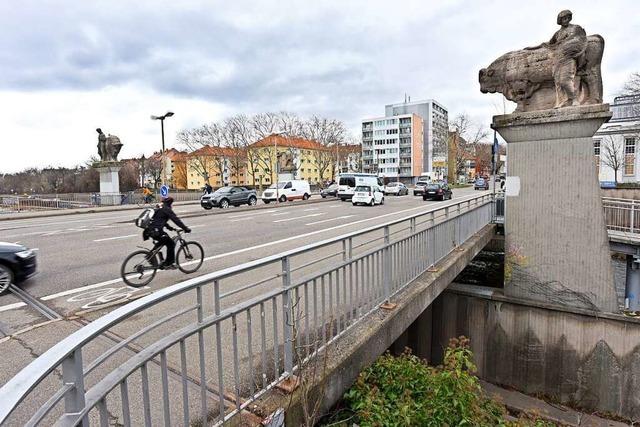 Auf der Freiburger Ochsenbrcke wird es in den kommenden Monaten eng