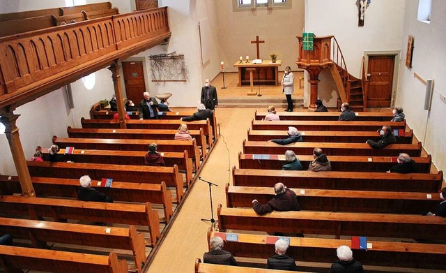 In der Kirche Hofen fand die Versammlu...ehr viele Gemeindemitglieder gekommen.  | Foto: Rolf Reimann