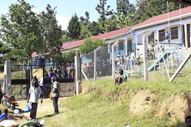 Die Dorfschule in Bukobe ist vollendet