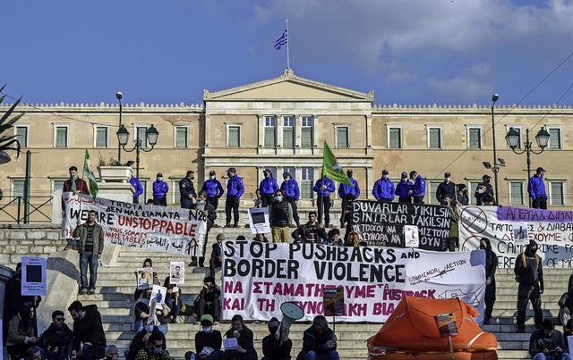 Am Sonntag demonstrierten  in Athen Ak...egen  Gewalt an der Grenze zur Trkei.  | Foto: Dimitris Aspiotis via www.imago-images.de