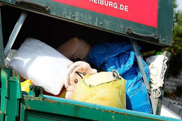 In St. Georgen hat ein Altkleidercontainer gebrannt. Symbolbild.  | Foto: Ingo Schneider