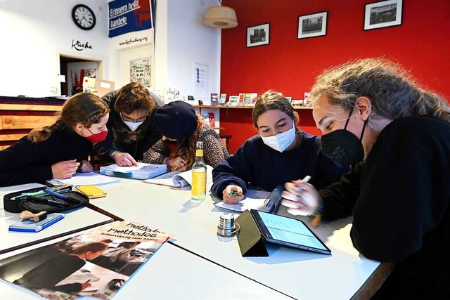 Im Linken Zentrum Adelante treffen sich die Methodos-Abiturienten.  | Foto: Thomas Kunz