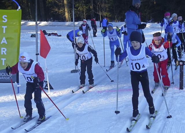 Die zweite Mannschaft der Georg-Thoma-Schule Hinterzarten geht ins Rennen.  | Foto: Annemarie Zwick