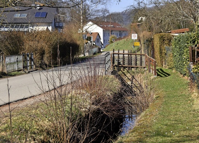 Der Hochwasserschutz im Brombacher Dorfbach soll verbessert werden.  | Foto: Maja Tolsdorf