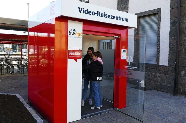 Das Video-Reisezentrum hat tglich ge... bis 13 Uhr und sonntags 9 bis 14 Uhr.  | Foto: Sattelberger