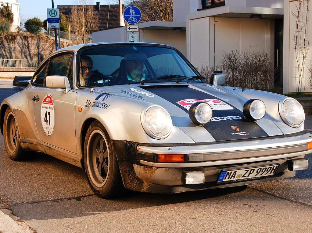 Unter den 67 in Freiburg gestarteten Oldtimern tummelten sich nicht nur legendre Modelle, die bereits zu ihrer aktiven Zeit bei einem WM-Lauf im Frstentum Monaco siegreich waren, sondern auch Klassiker aus der jngeren Motorsport-Geschichte.