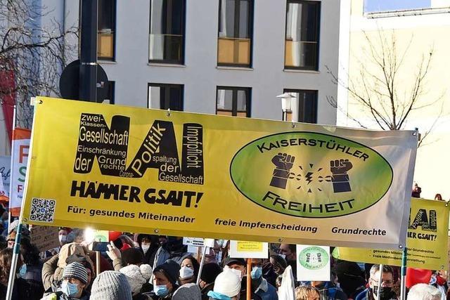 Was es mit dem Slogan-Potpourri bei den Corona-Demos auf sich hat