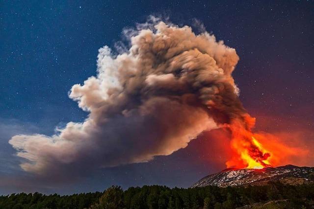 Der Vulkan tna auf Sizilien ist wieder ausgebrochen