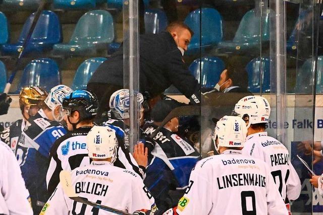 Freiburger Eishockeytrainer Robert Hoffmann nach Keilerei auf Bank gesperrt