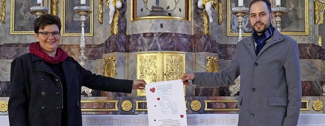 Sabine Frulin und Jonas Bchin gestal...e Wort-Gottes-Feier zum Valentinstag.   | Foto: Silke Hartenstein