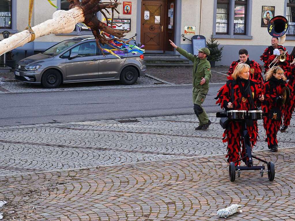 Eindrcke vom Narrenbaumstellen in Grwihl