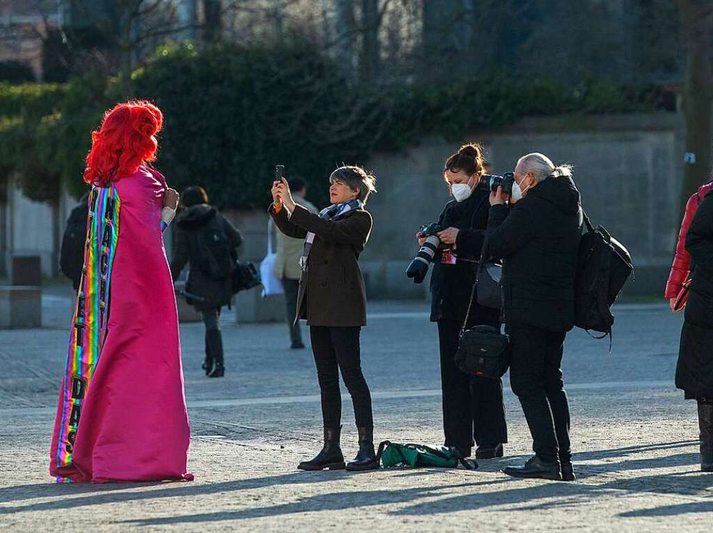 Gloria Viagra, Berlins bekannteste Dragqueen, ist bei der Wahl des Bundesprsidenten ein beliebtes Fotomotiv.