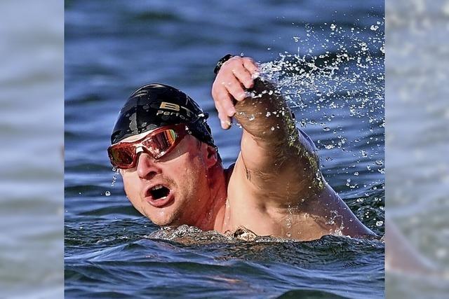 Schwimmer bricht Rekord im eiskalten See