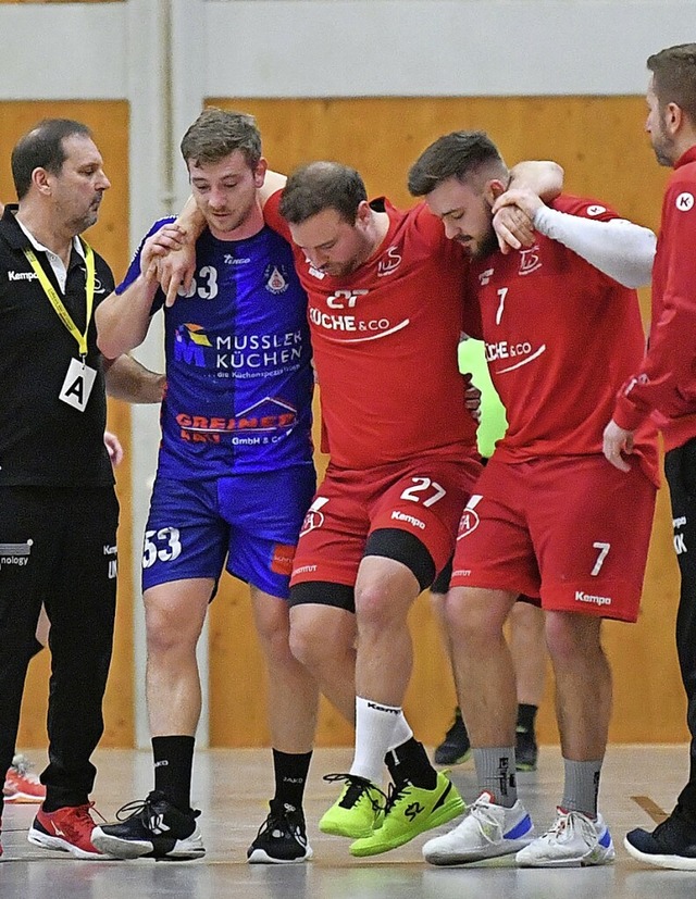 Bitterer Moment: Der Ringsheimer Timo ...it einem Achillessehnenriss lange aus.  | Foto: Wolfgang Kuenstle