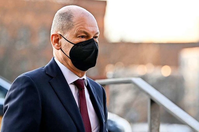 Bundeskanzler Olaf Scholz am Montag na...geht es nach Moskau zu Wladimir Putin.  | Foto: Britta Pedersen (dpa)