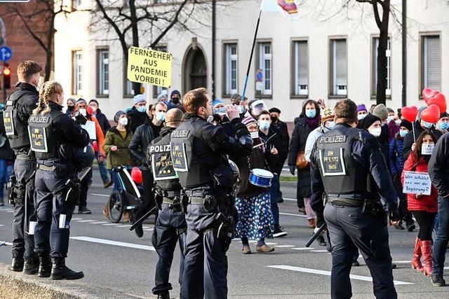 Nach Schlappe vor Gericht: Stadt Freiburg prüft, wie es mit Samstagsdemos weitergeht